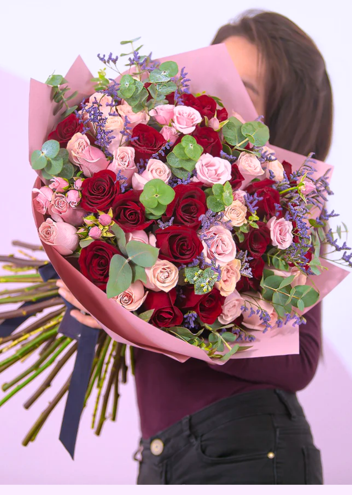 Bouquet Pasión: Rosas Rojas y Rosas Rositas con Eucalipto - entrega de flores, ramo de flores, flores a domicilio