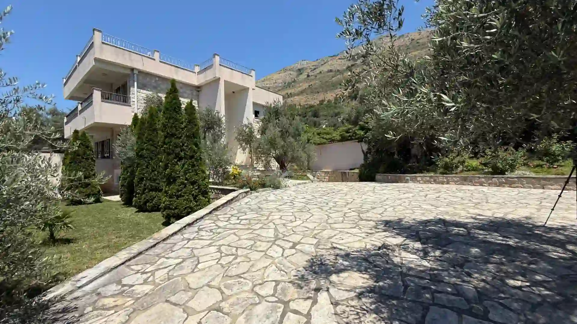 Luxuriöse Steinvilla mit Pool in Reževići, Montenegro | 4 Schlafzimmer, 500 m vom Meer entfernt