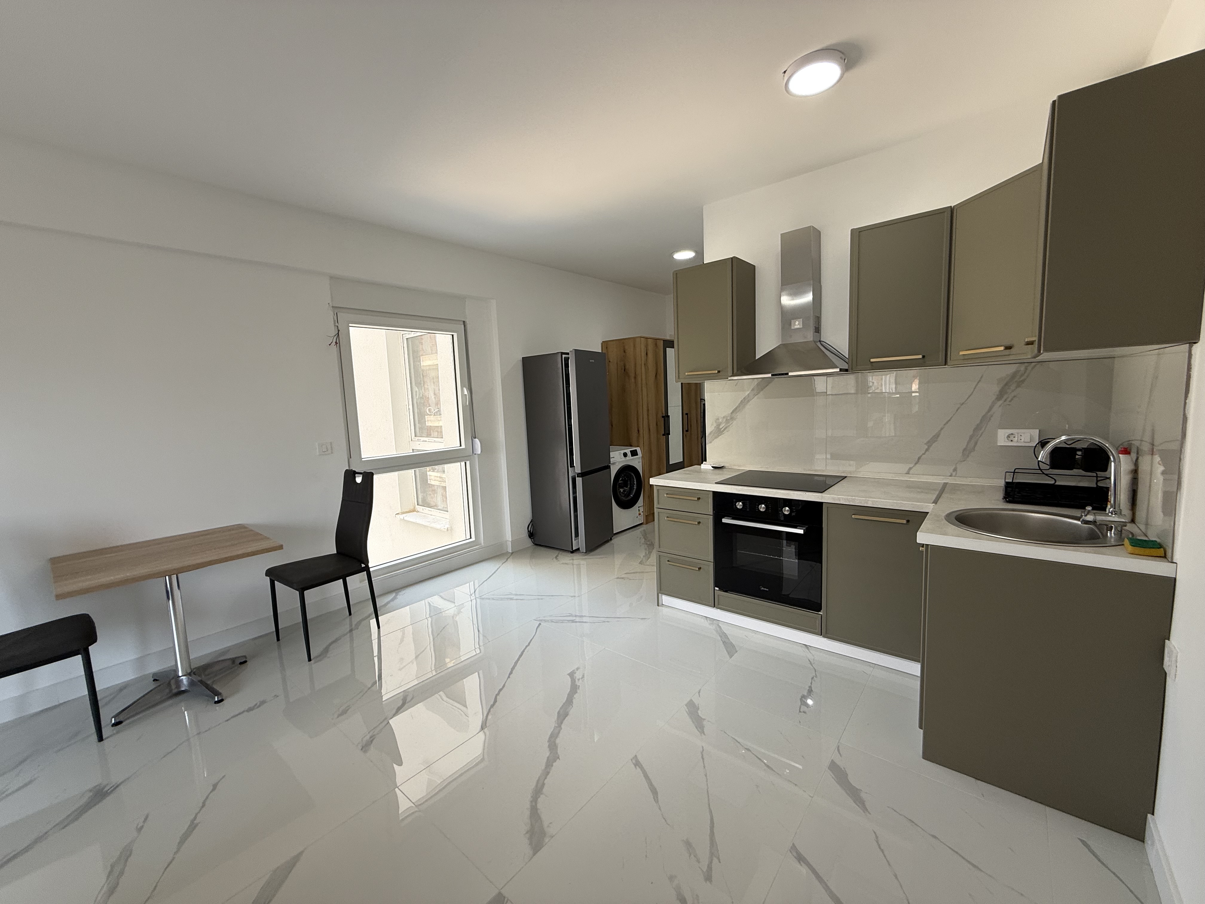 Modern 37m2 Studio with Sea View in Emerald Residence, Bar