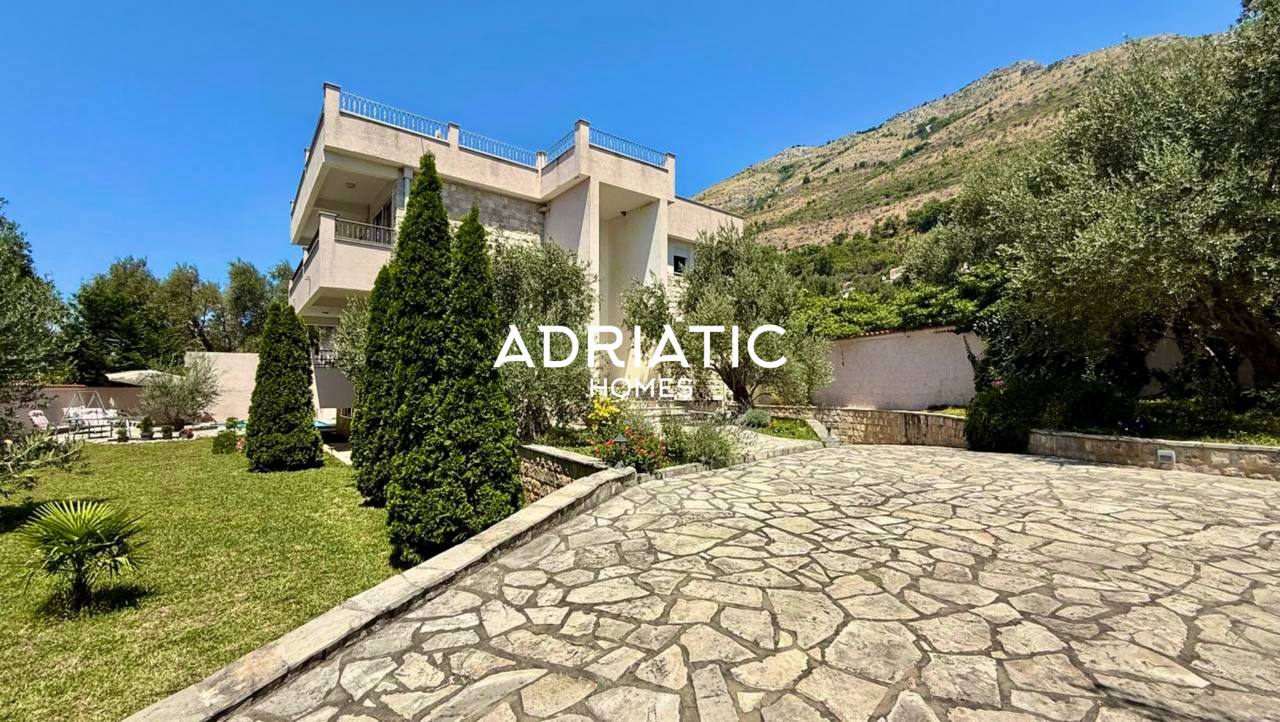 Mediterranean Luxury Villa with Private Pool and Sea Views