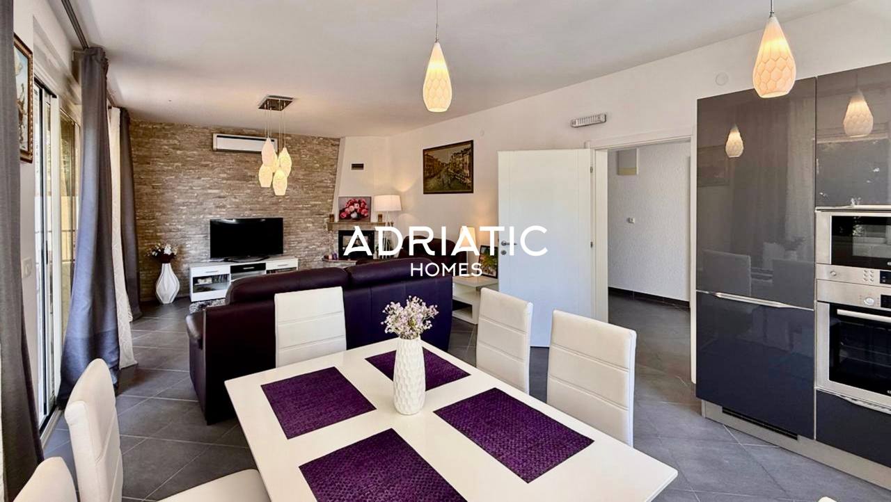 Mediterranean Luxury Villa with Private Pool and Sea Views 4