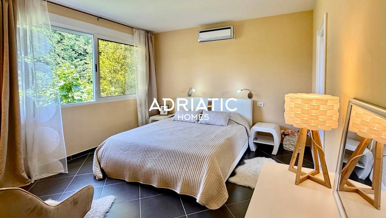 Mediterranean Luxury Villa with Private Pool and Sea Views 6