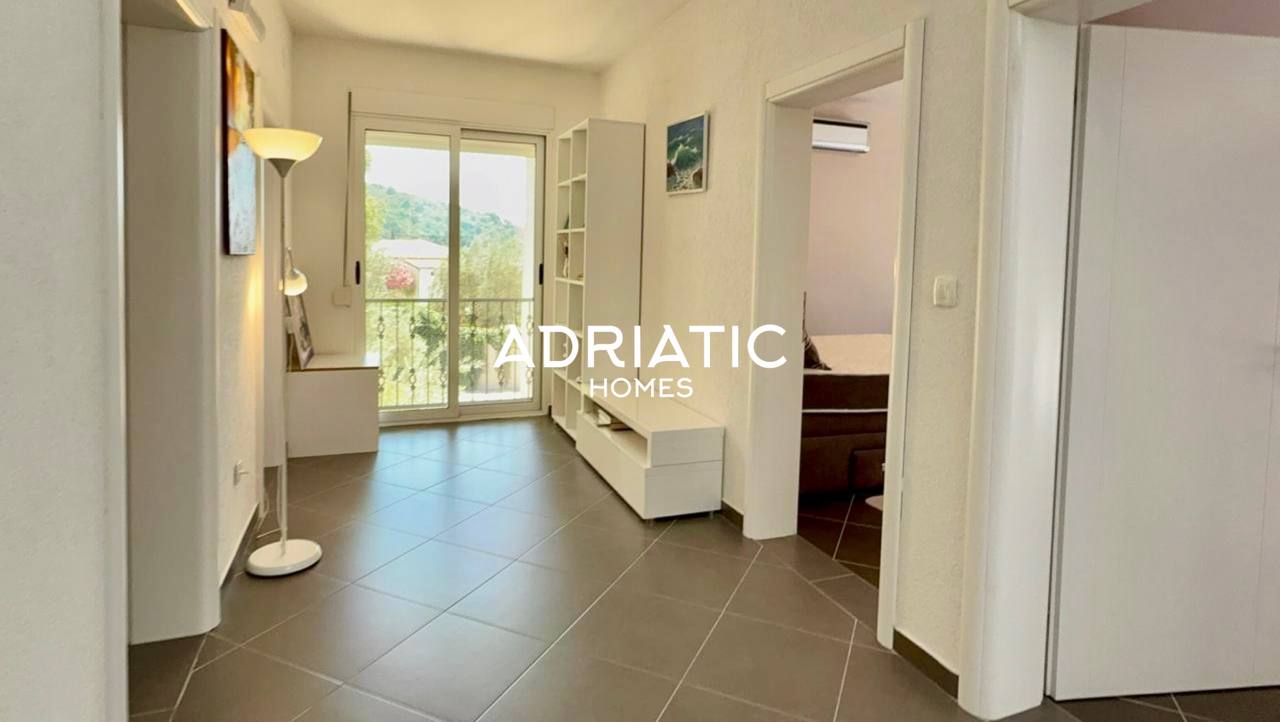 Mediterranean Luxury Villa with Private Pool and Sea Views 9