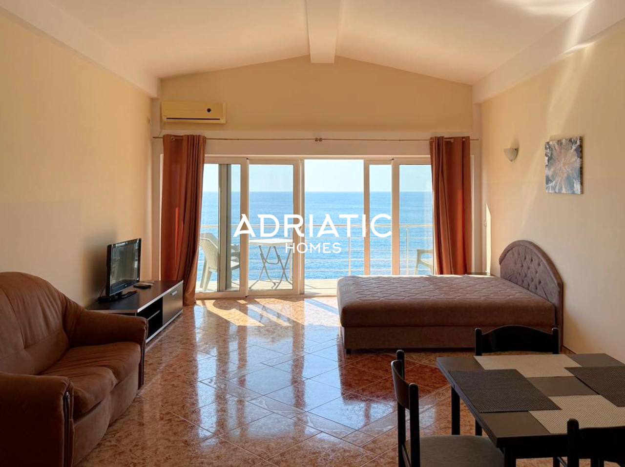 Exclusive 2-Bedroom Sea View Apartment in Utjeha 6