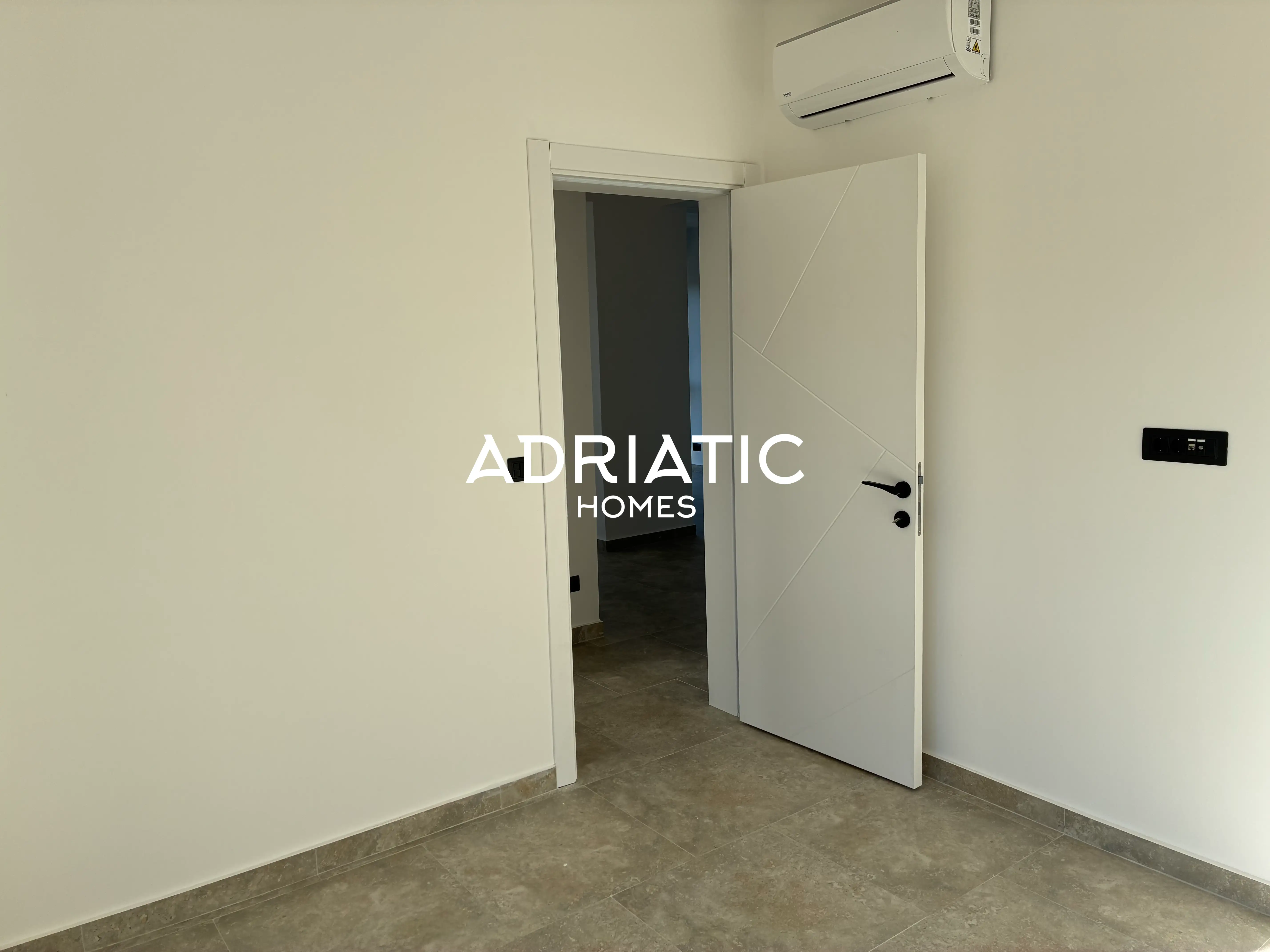 Modern 53m² Apartment | Utjeha, Bar, Montenegro   6