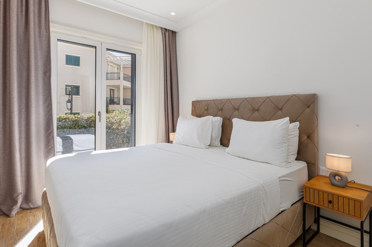 Apartment with Private Courtyard in Luštica Bay, Centrale 5