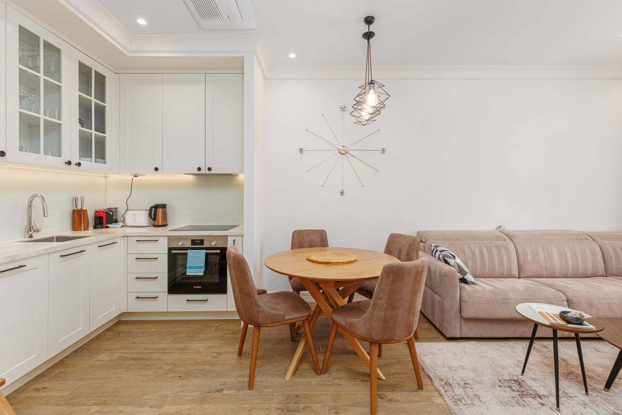 Apartment with Private Courtyard in Luštica Bay, Centrale 9