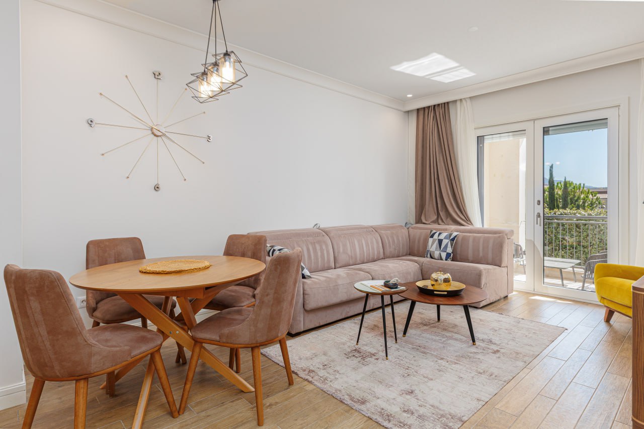 Apartment with Private Courtyard in Luštica Bay, Centrale 10