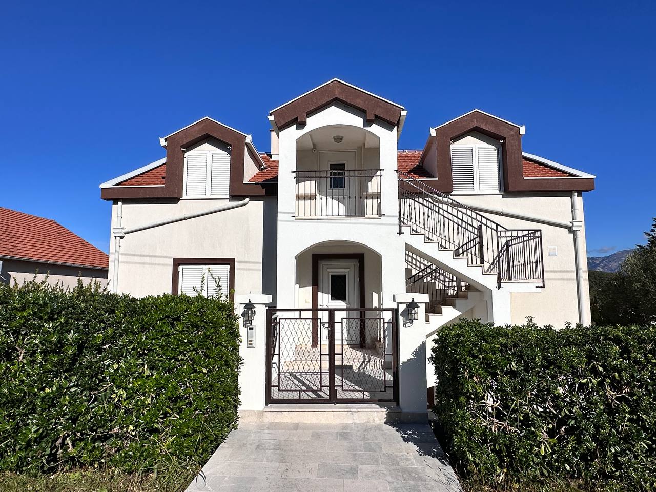 Spacious Villa in Lustica, Radovici