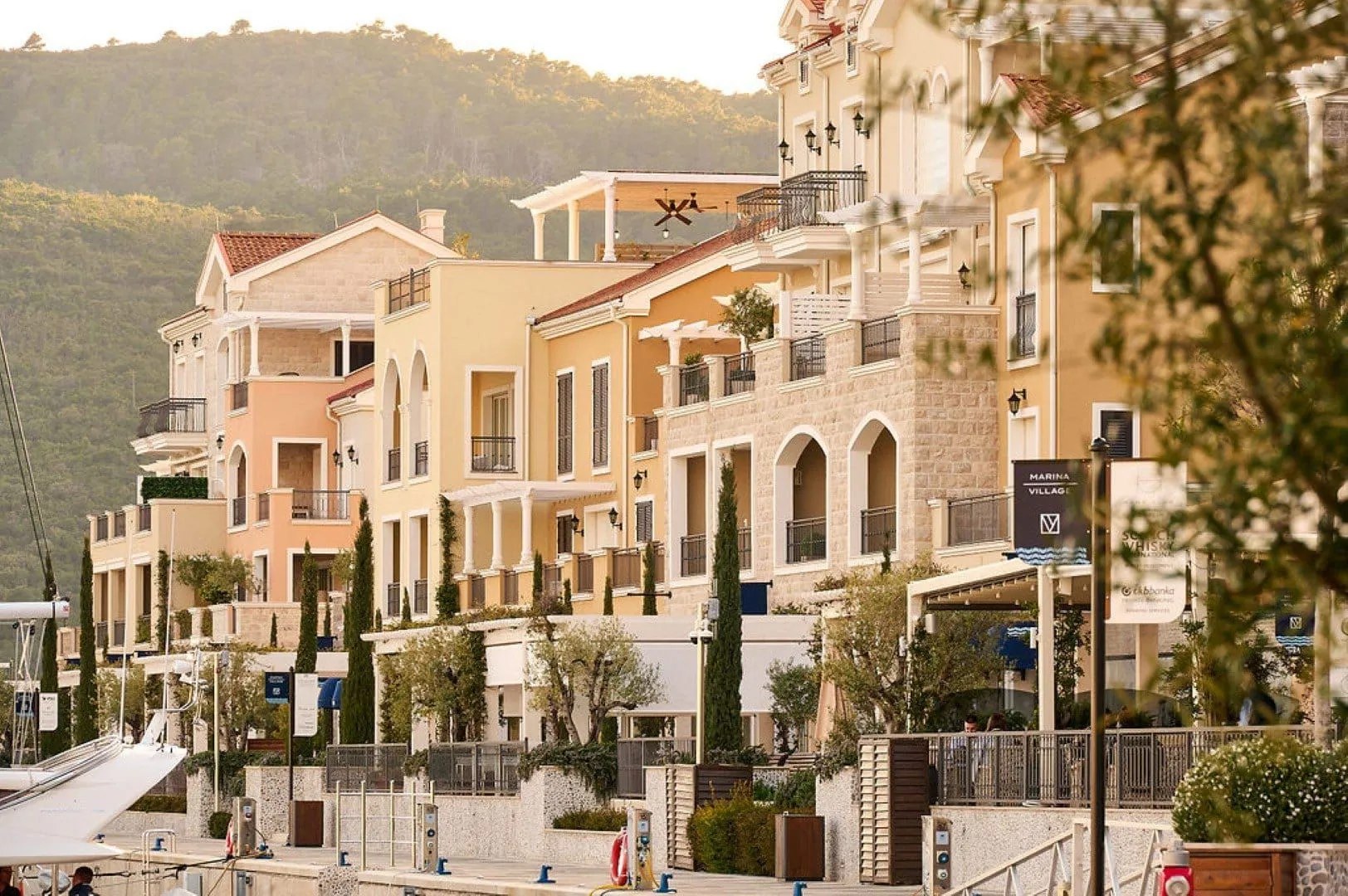 Modern 1 Bedroom Apartment with Private Yard and Terrace in Luštica Bay Heights Residences 6