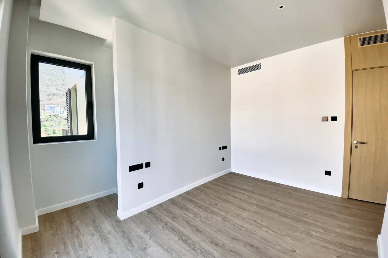 Sea View Apartment in Boka Place Porto Montenegro 2