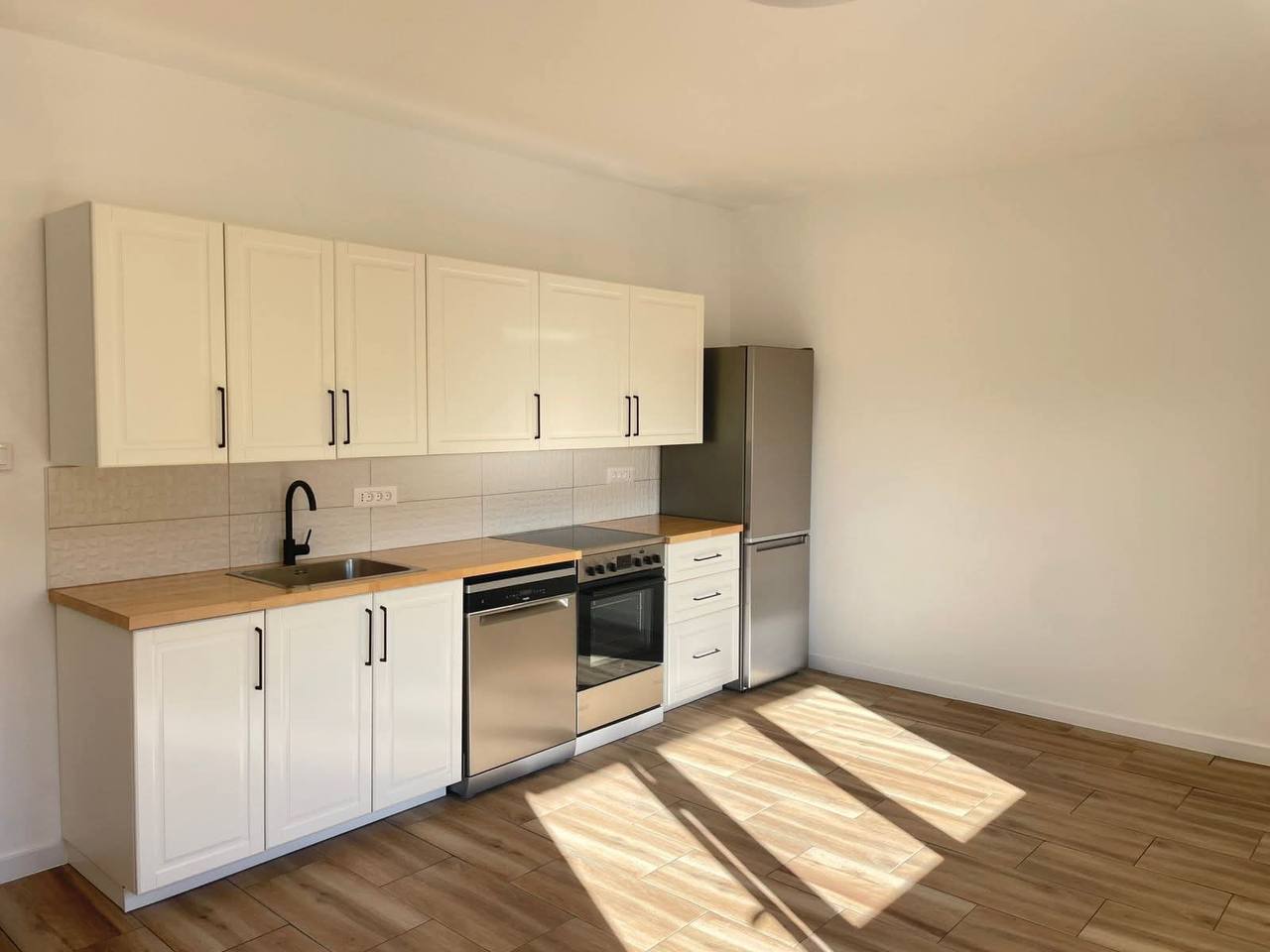 House with 3 Bedrooms in Tivat 2