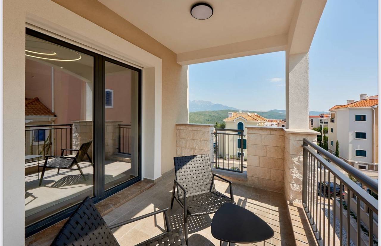 Sale Apartment in Lustica Bay Centrale 10