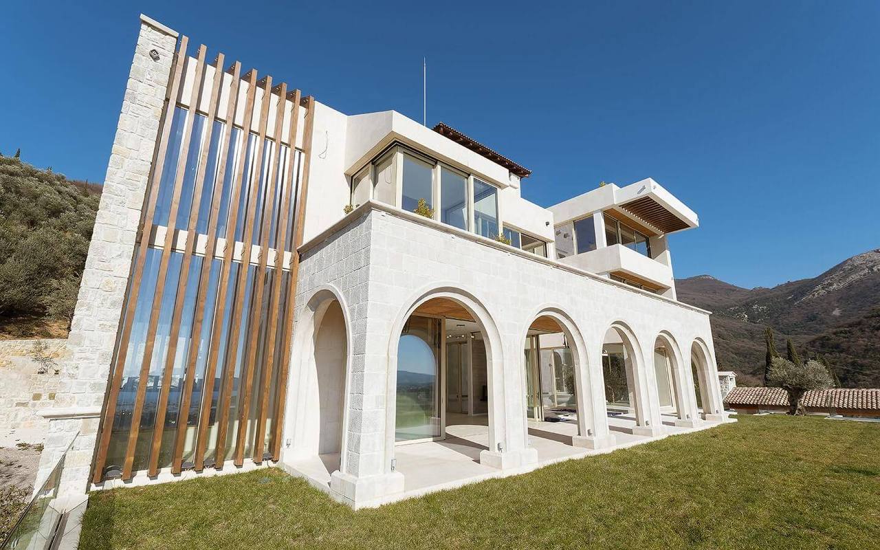 Premium Class Villa with Stunning Views in Tivat 2