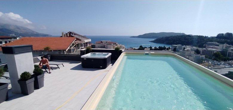 Stylish 1 Bedroom Apartment with Sea Views in Zafira Club House, Becici