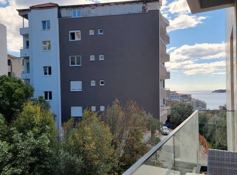 Stylish 1 Bedroom Apartment with Sea Views in Zafira Club House, Becici 9