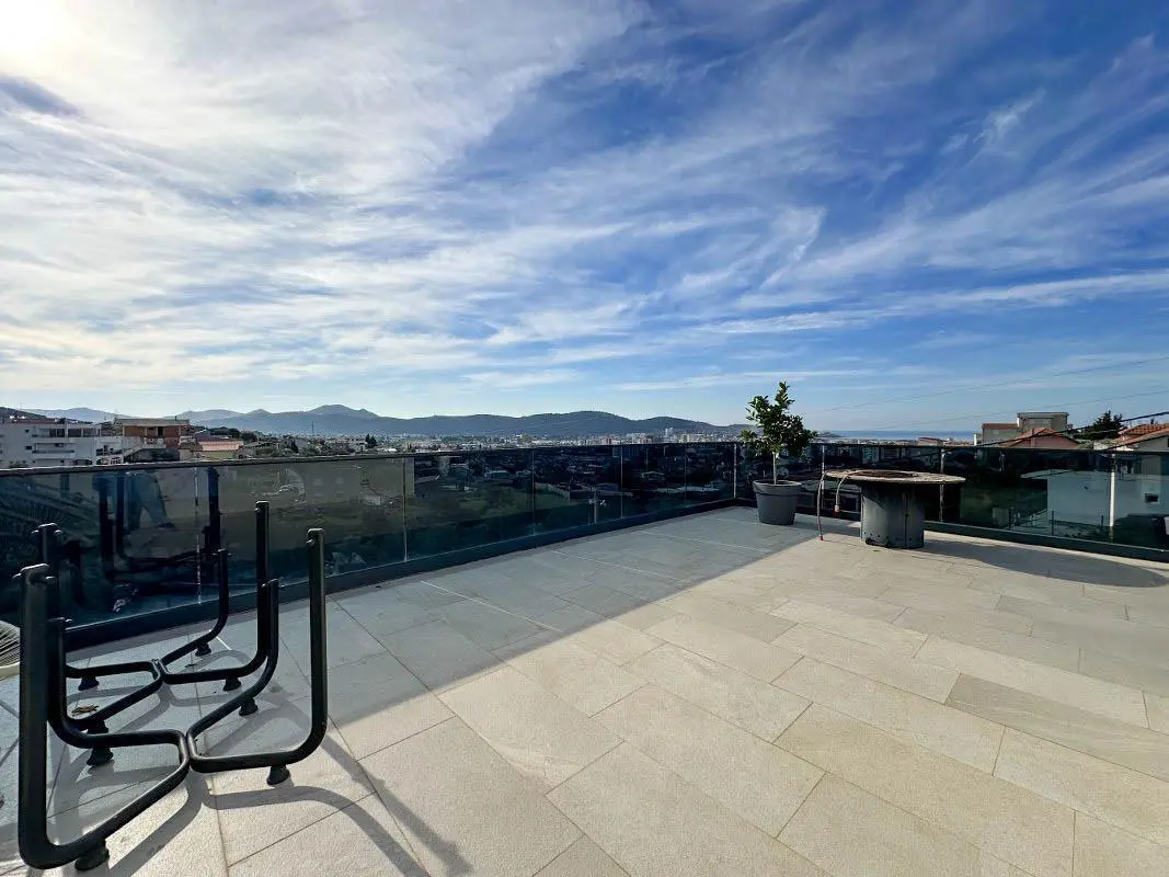 Villa with Pool in Bar 11