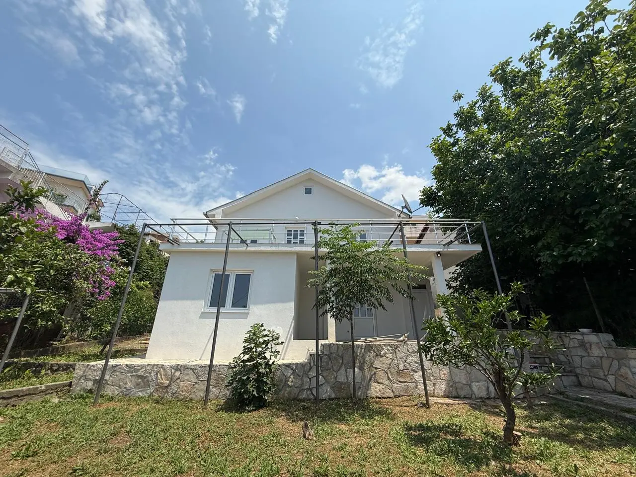 Legal House with Sea View in Dobre Vode