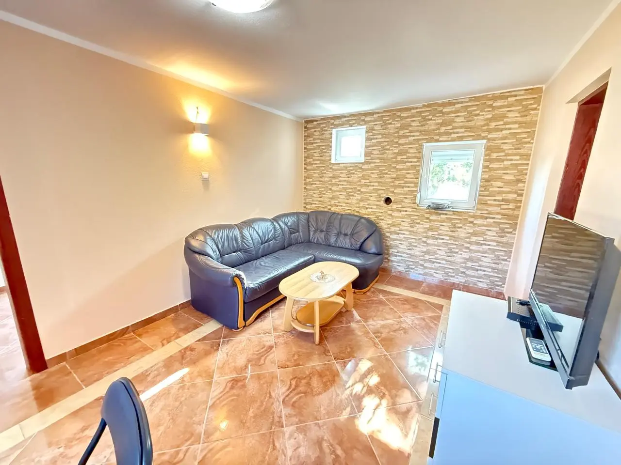 Cozy 2-Bedroom House in Susanj 2