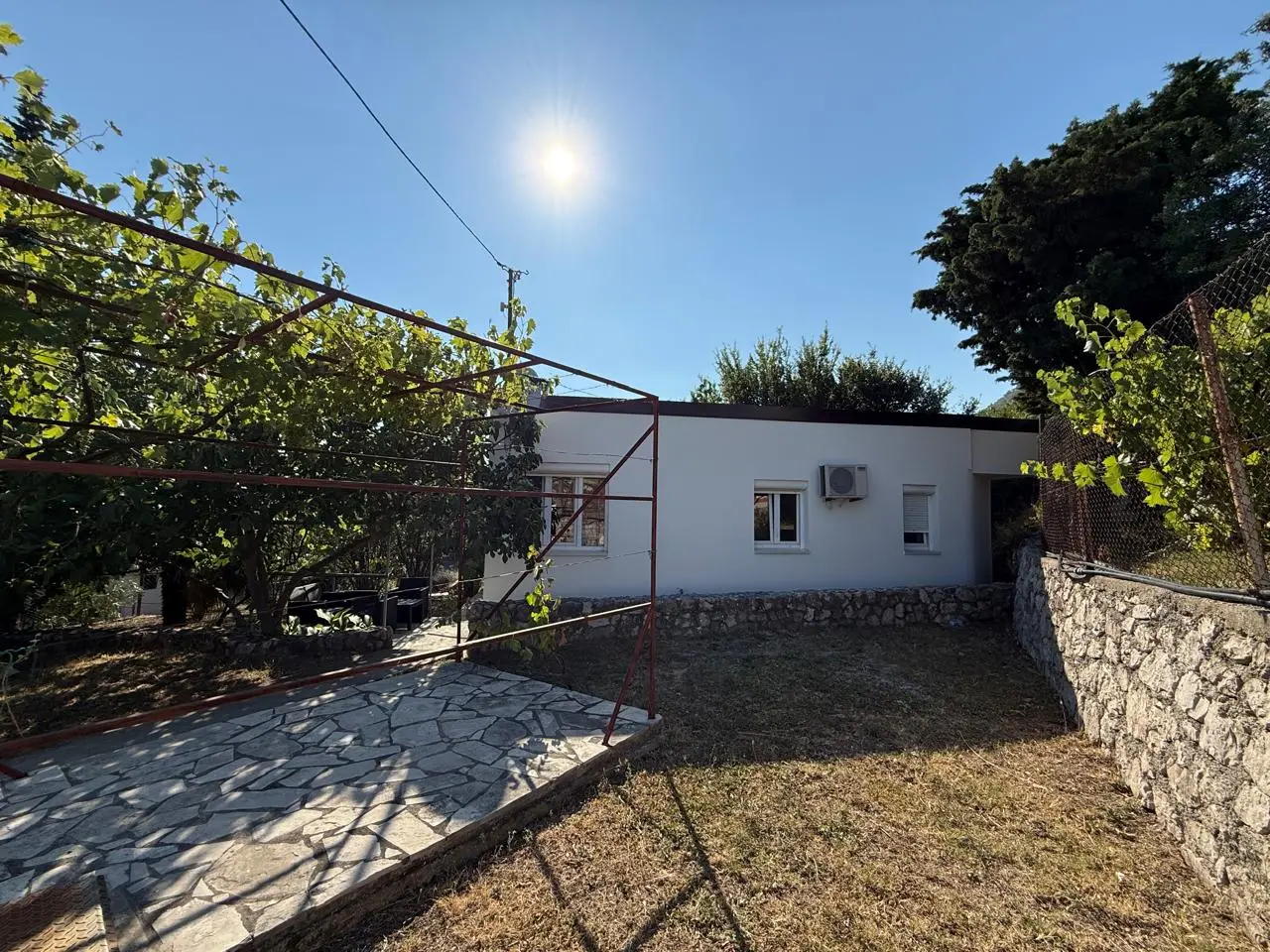 Cozy 2-Bedroom House in Susanj 11