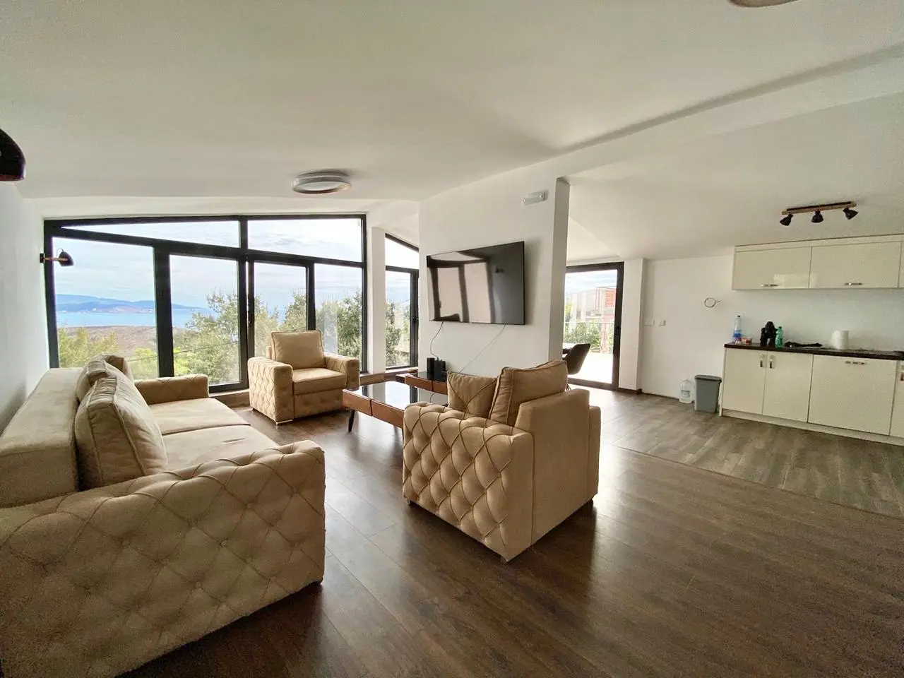 Villa for Sale Sutomore – New Modern Home with Sea View, Pool & Garage 2