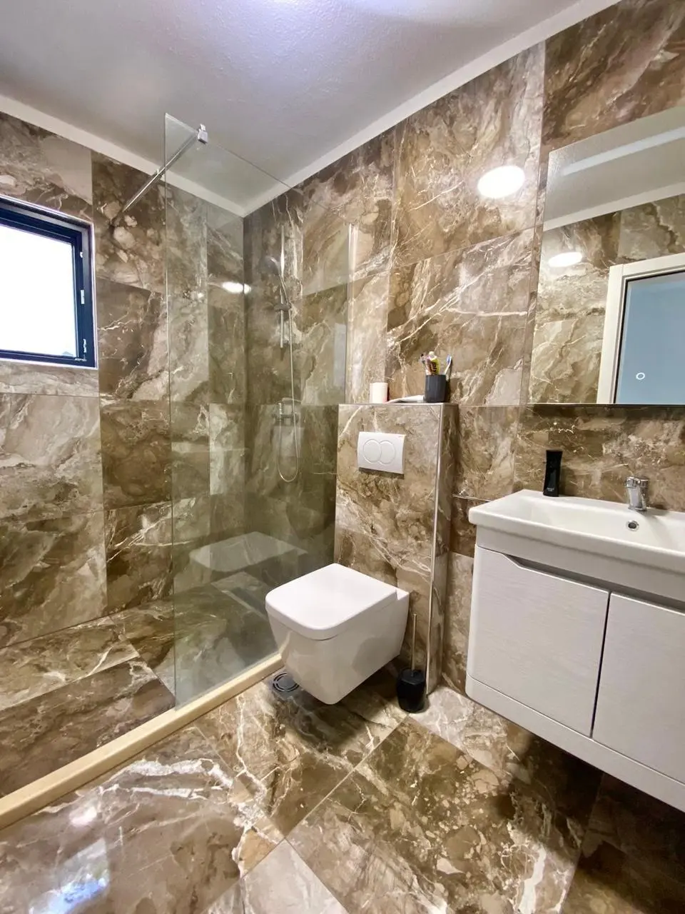 Villa for Sale Sutomore – New Modern Home with Sea View, Pool & Garage 7
