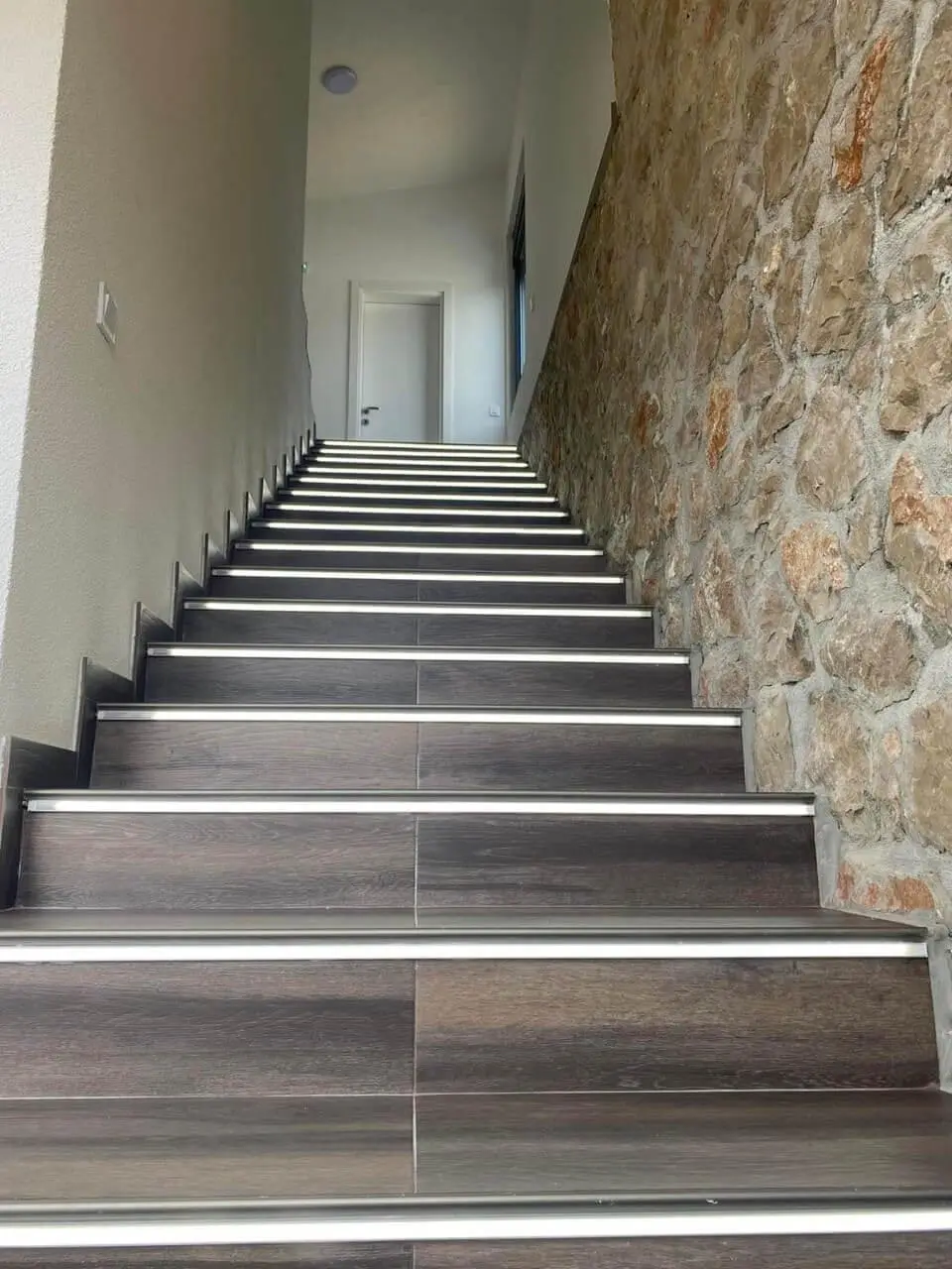 Villa for Sale Sutomore – New Modern Home with Sea View, Pool & Garage 11