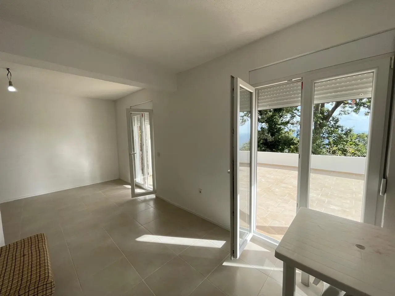 Modern Home for Sale in Sutomore – 100 m², 3-Beds Gem 9