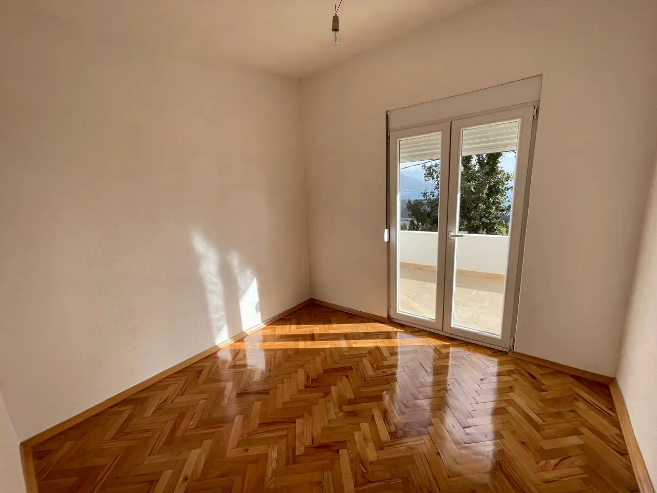 Modern Home for Sale in Sutomore – 100 m², 3-Beds Gem 10