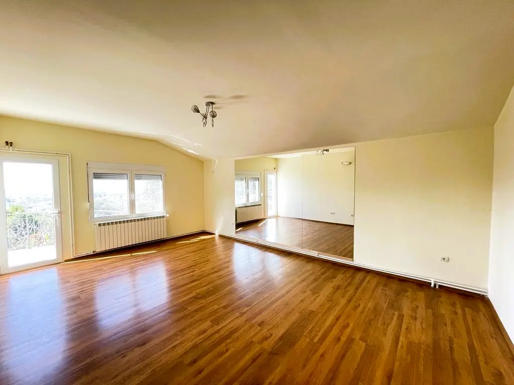 4-Bedroom Sea View House for Sale 7