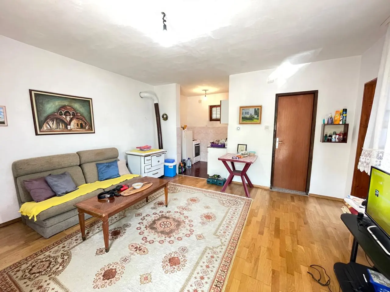 Charming 4-Bedroom House with Sea View in Sutomore 2