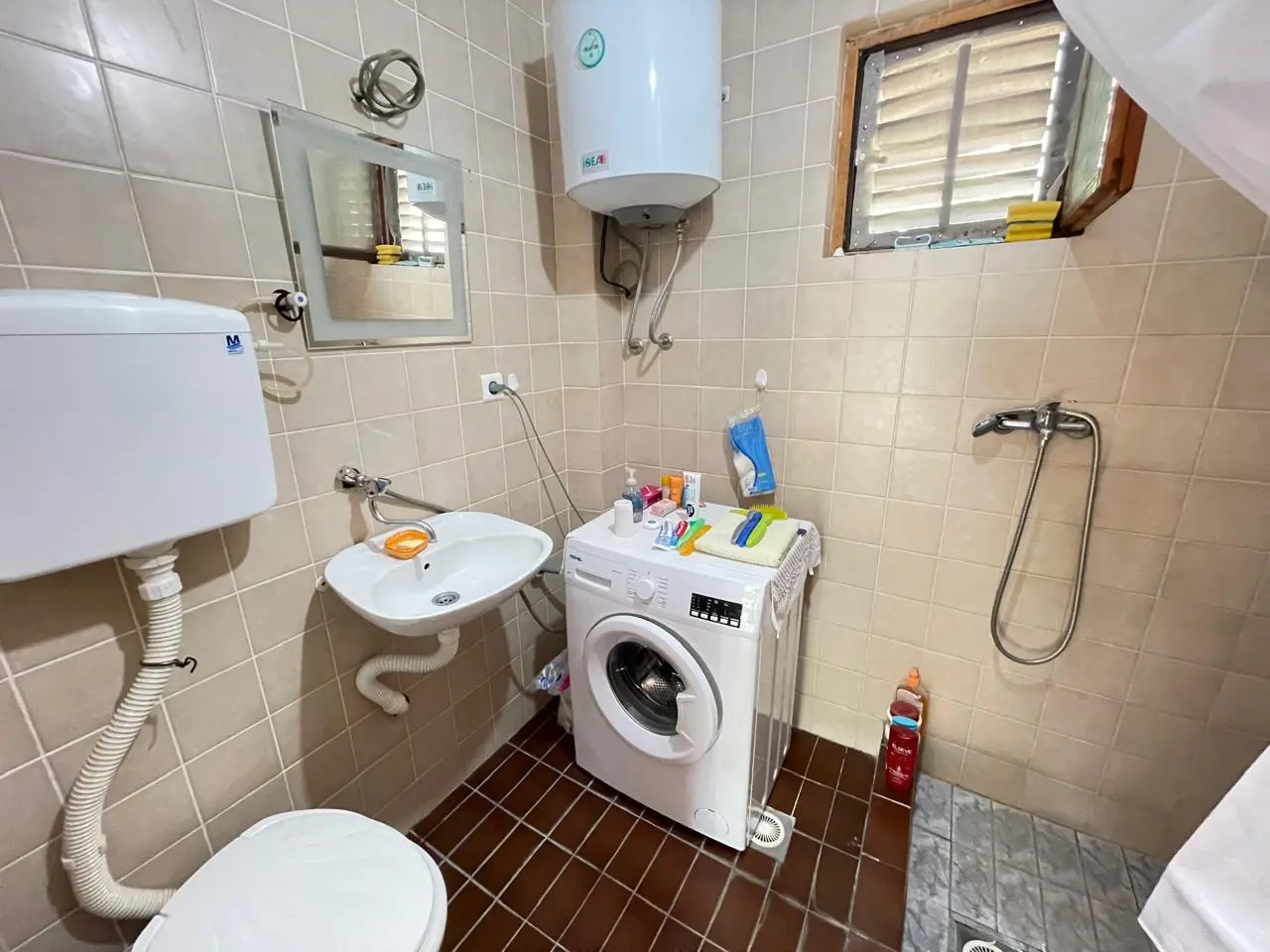 Charming 4-Bedroom House with Sea View in Sutomore 3