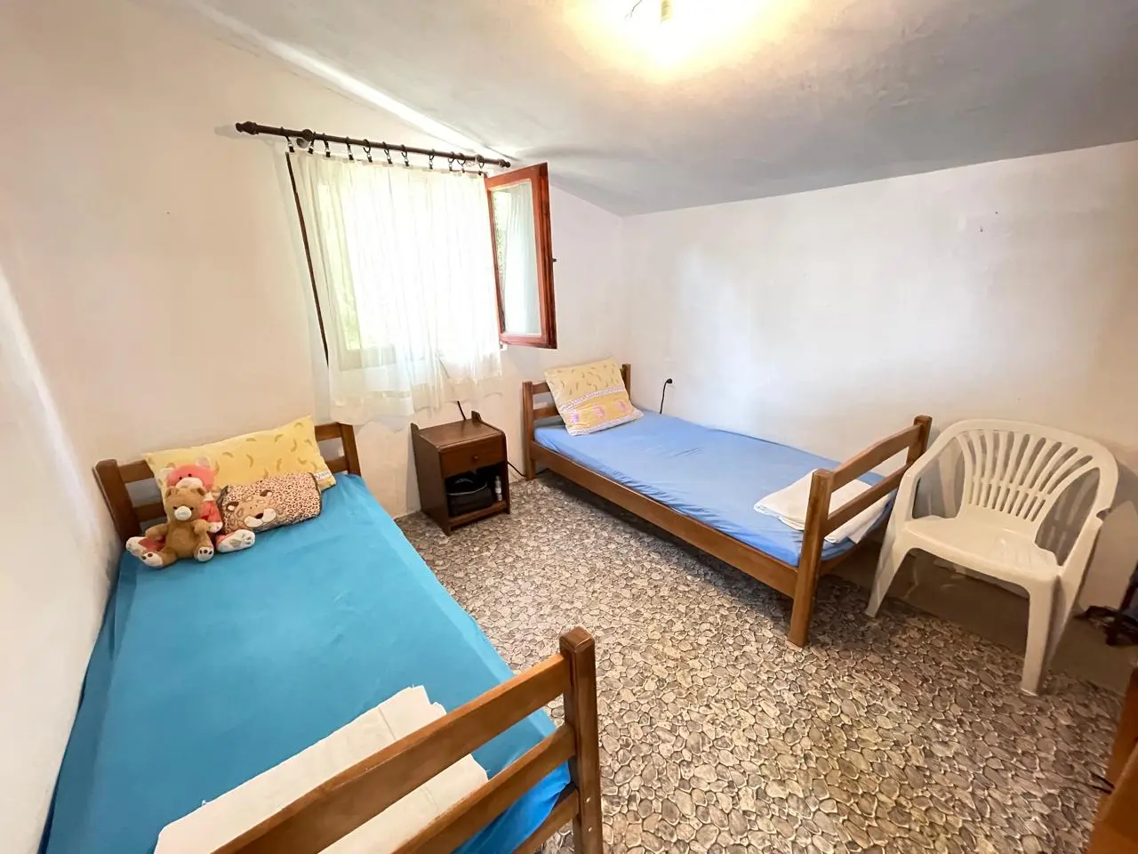 Charming 4-Bedroom House with Sea View in Sutomore 7