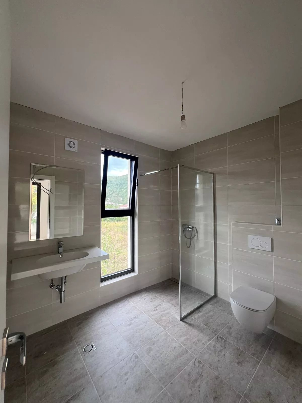 3-storey House with Pool in Lastva Grbalska 11