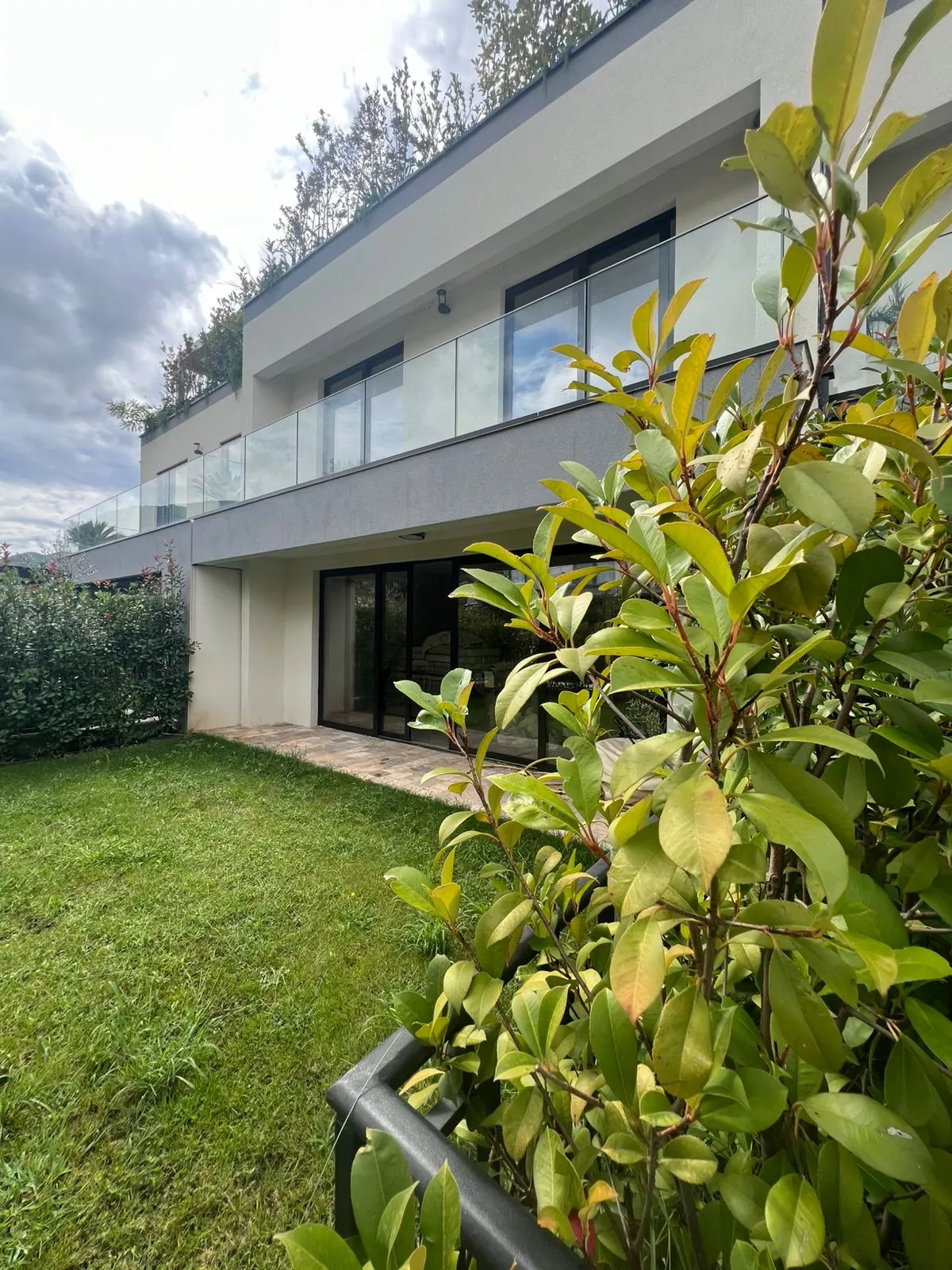 3-storey House with Pool in Lastva Grbalska