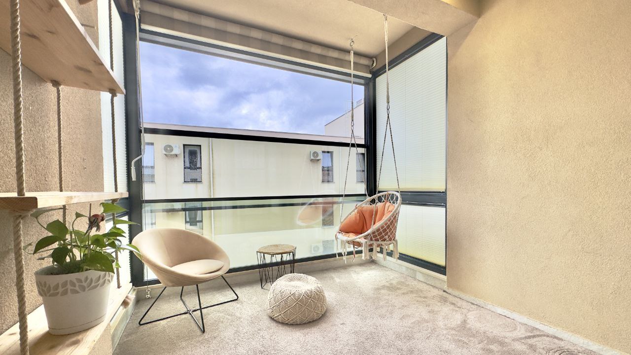 Apartment with 3 Bedrooms in Modern Building