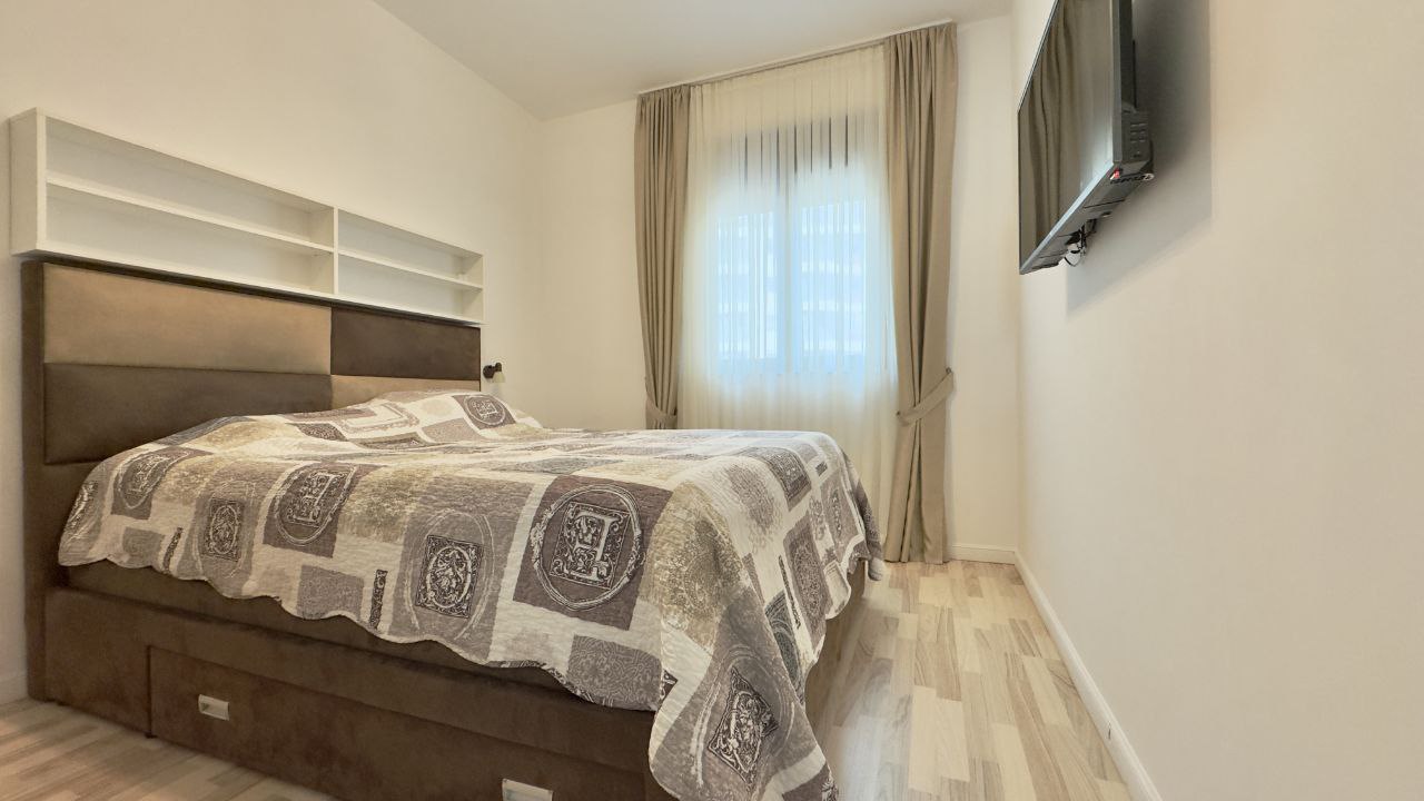 Apartment with 3 Bedrooms in Modern Building 5