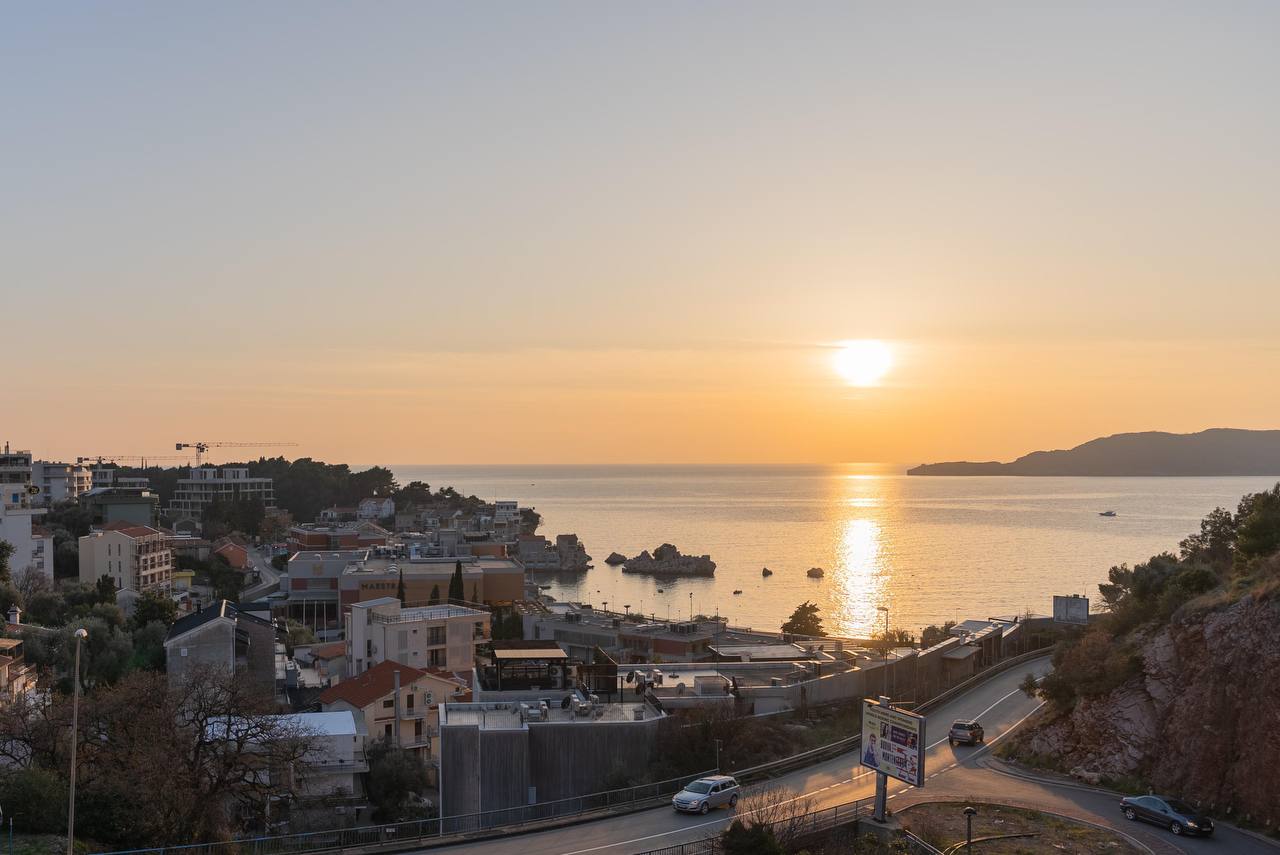 3-Bedroom Apartment with Sea View in Przno, Budva