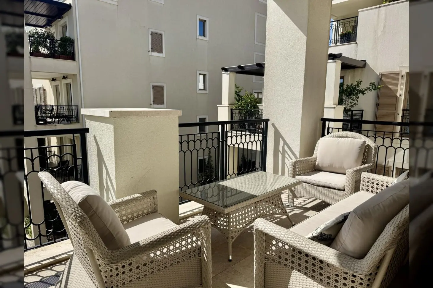 Sea View Apartment Porto Montenegro 4