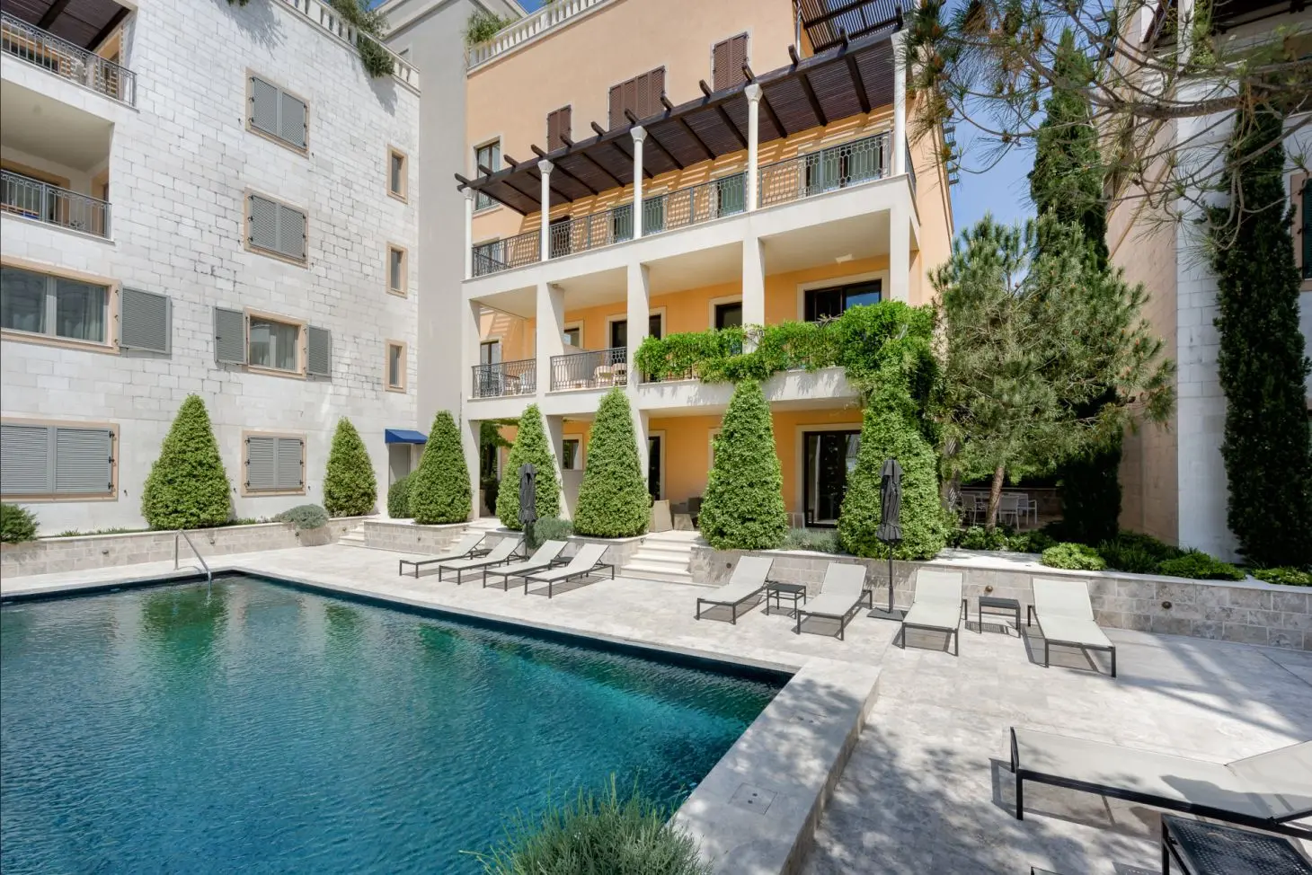 Luxury Sea View Apartment in Porto Montenegro 2