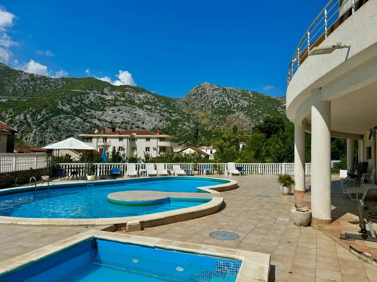 Risan Duplex Apartment – 130 m², Sea View & Pool