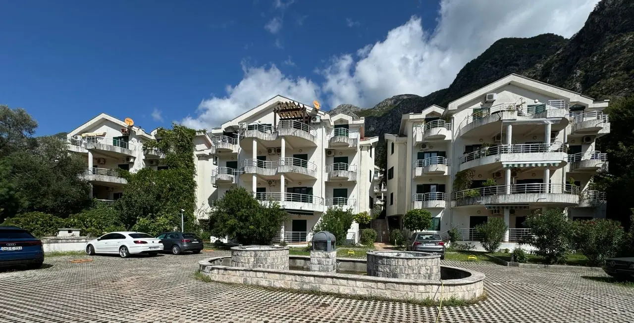 Risan Duplex Apartment – 130 m², Sea View & Pool 6