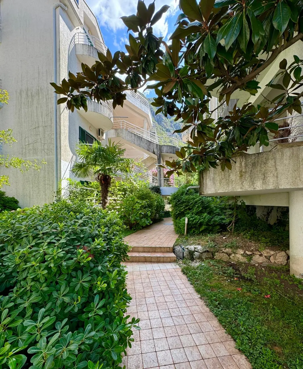 Risan Duplex Apartment – 130 m², Sea View & Pool 8