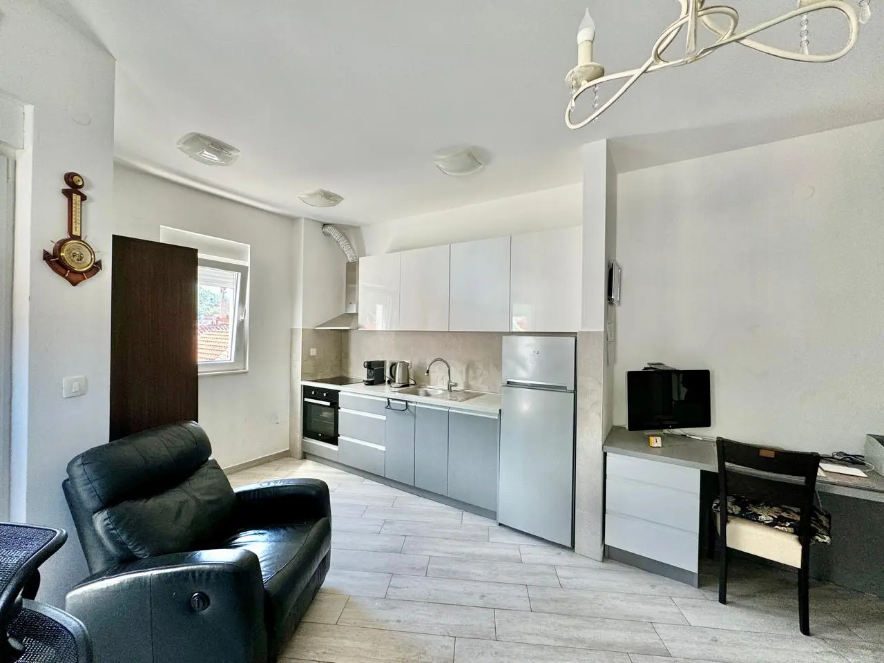 One-Bedroom Apartment in Budva - 43 m² Near the Sea 5