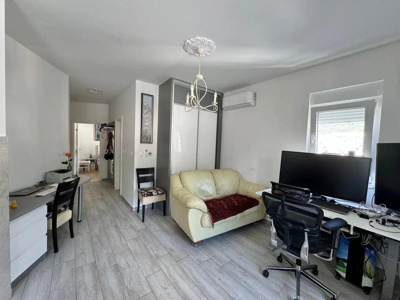 One-Bedroom Apartment in Budva - 43 m² Near the Sea 6