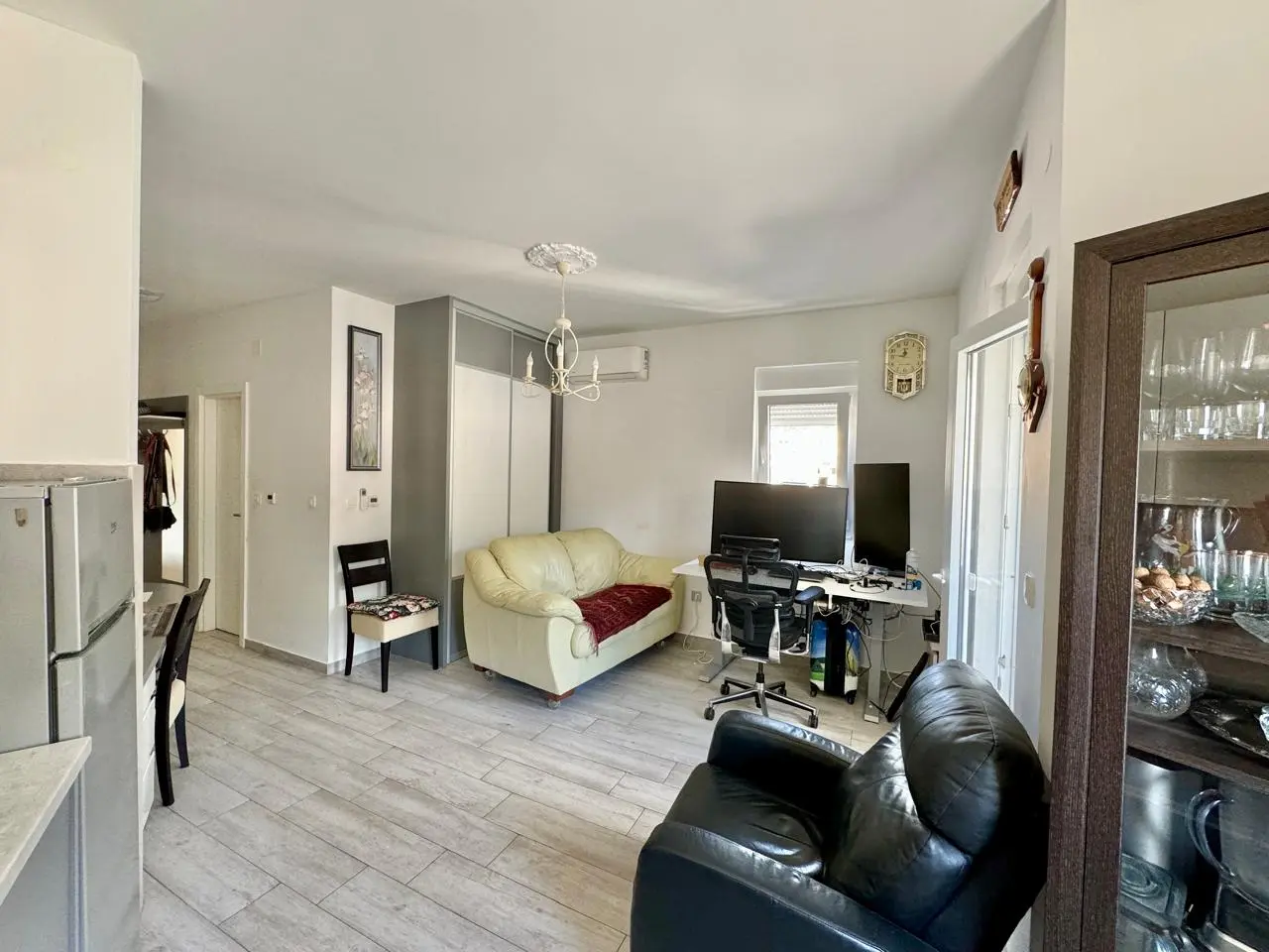 One-Bedroom Apartment in Budva - 43 m² Near the Sea 10