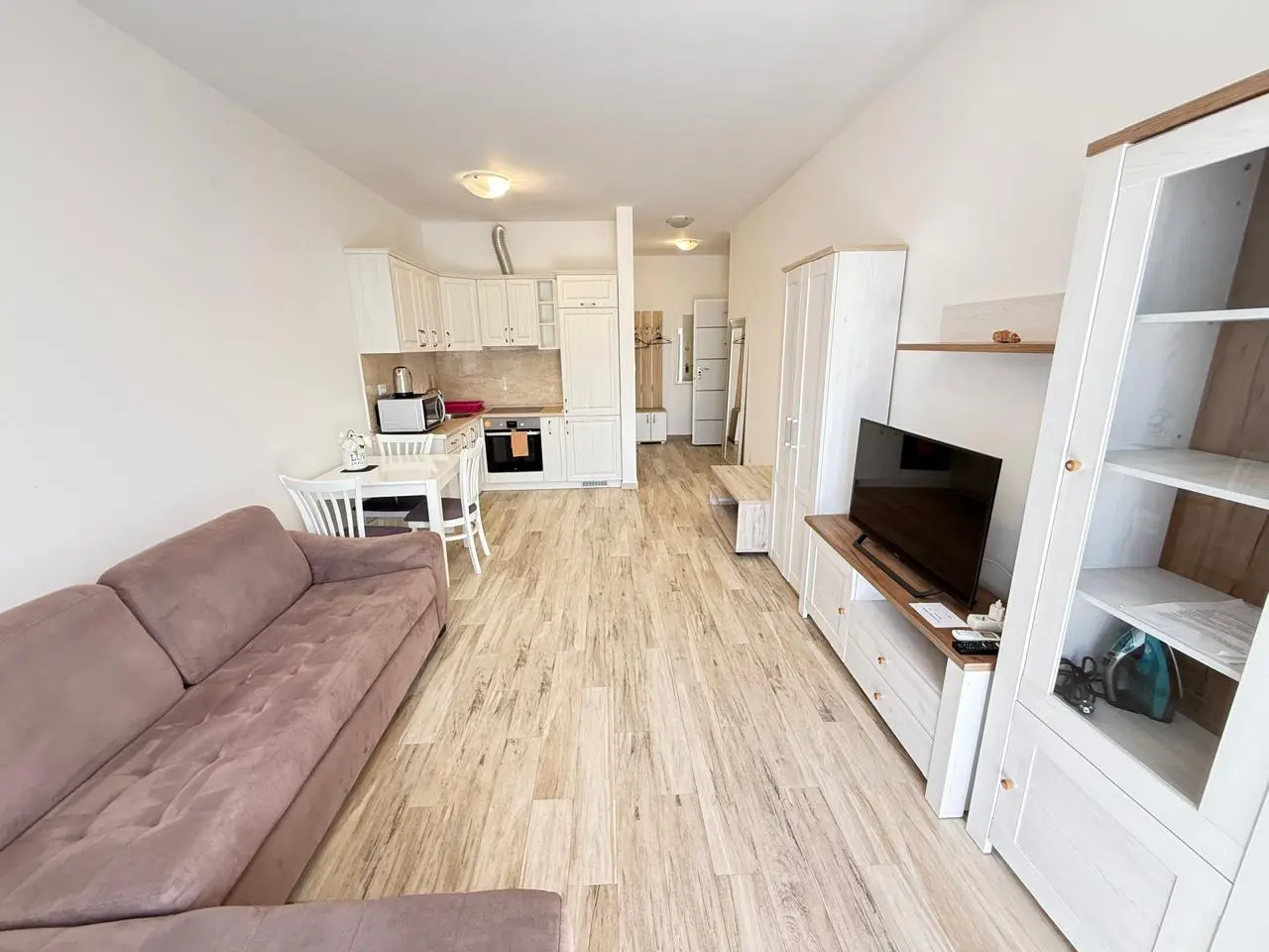 Studio Apartment in Dobra Voda with Sea View 4