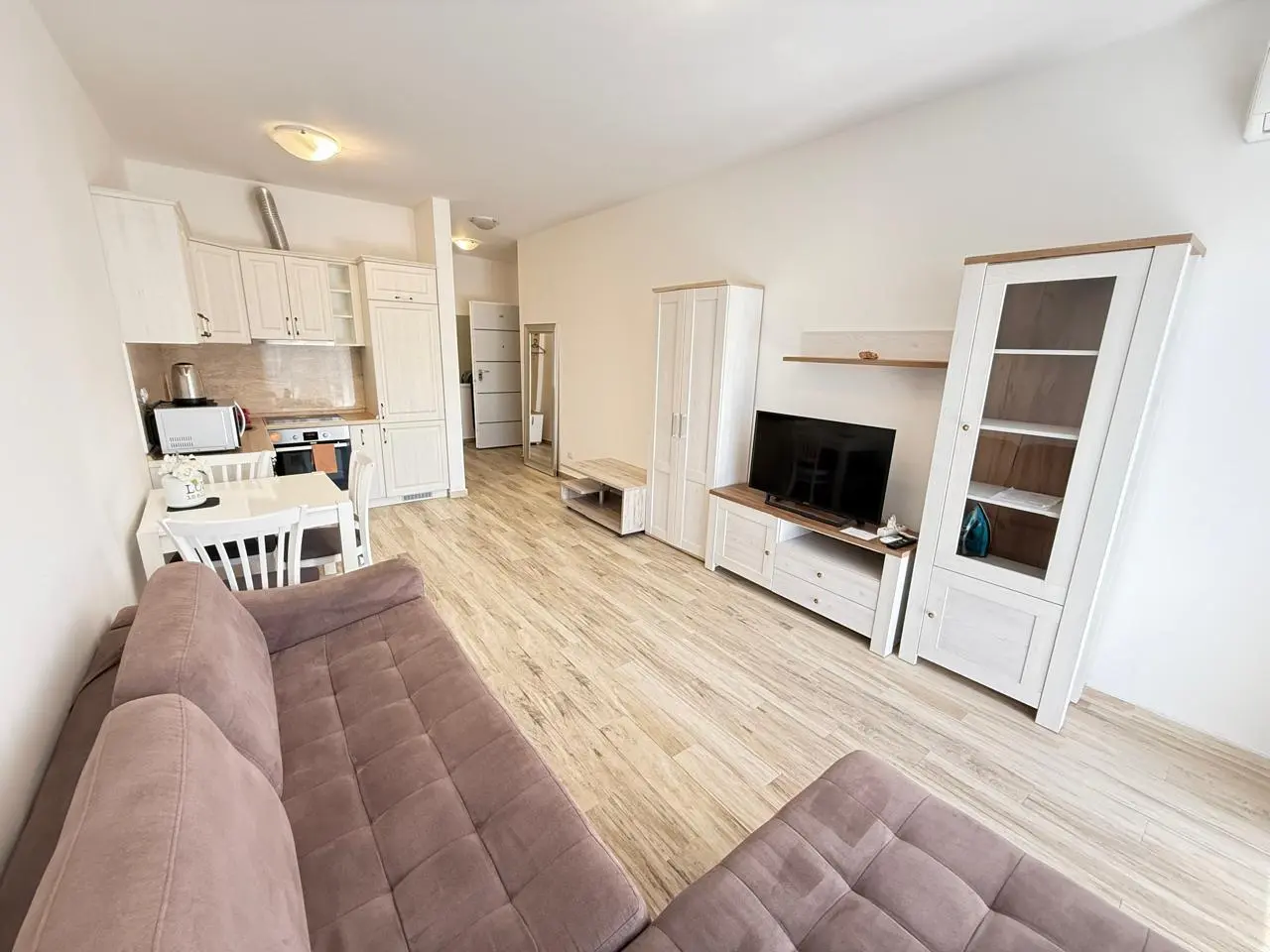 Studio Apartment in Dobra Voda with Sea View 6
