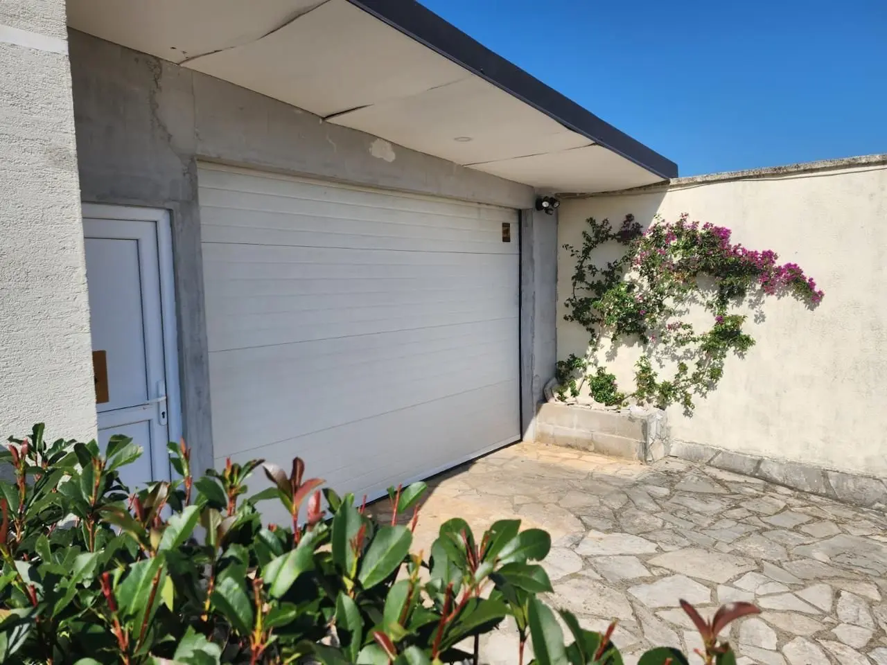 Impressive 3-Bedroom Villa with Sea Views in Radovici 5
