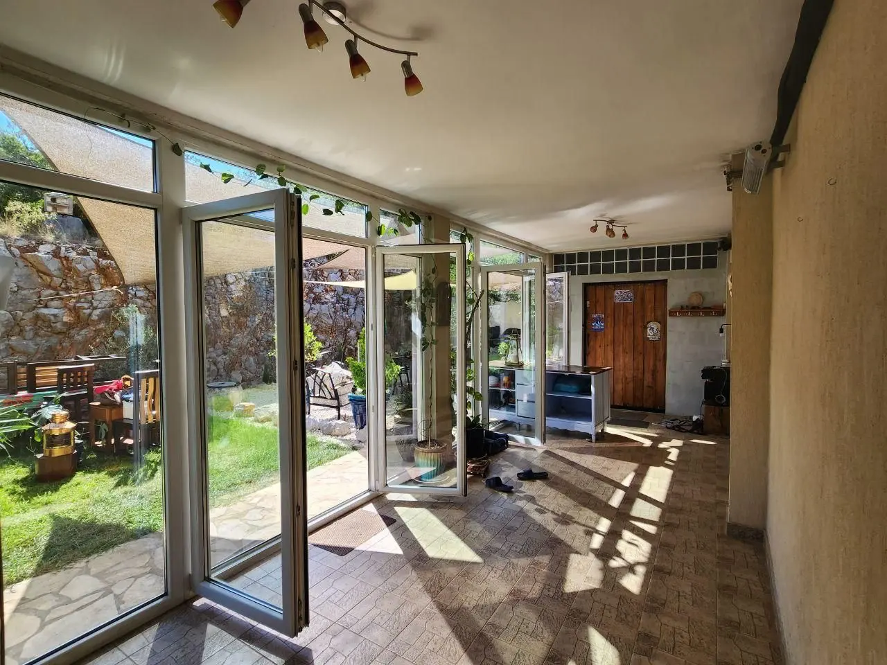 Impressive 3-Bedroom Villa with Sea Views in Radovici 7